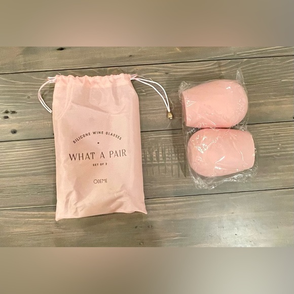 Odeme Silicone Wine Glasses and case. Set of 2. New in Packaging. - Picture 4 of 4